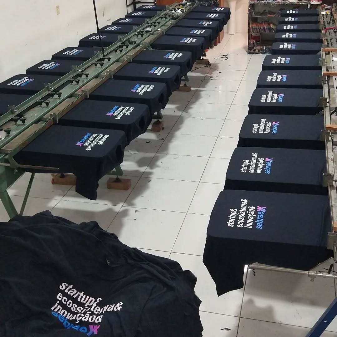 Camiseta de poliviscose em serigrafia com urso panda estampado