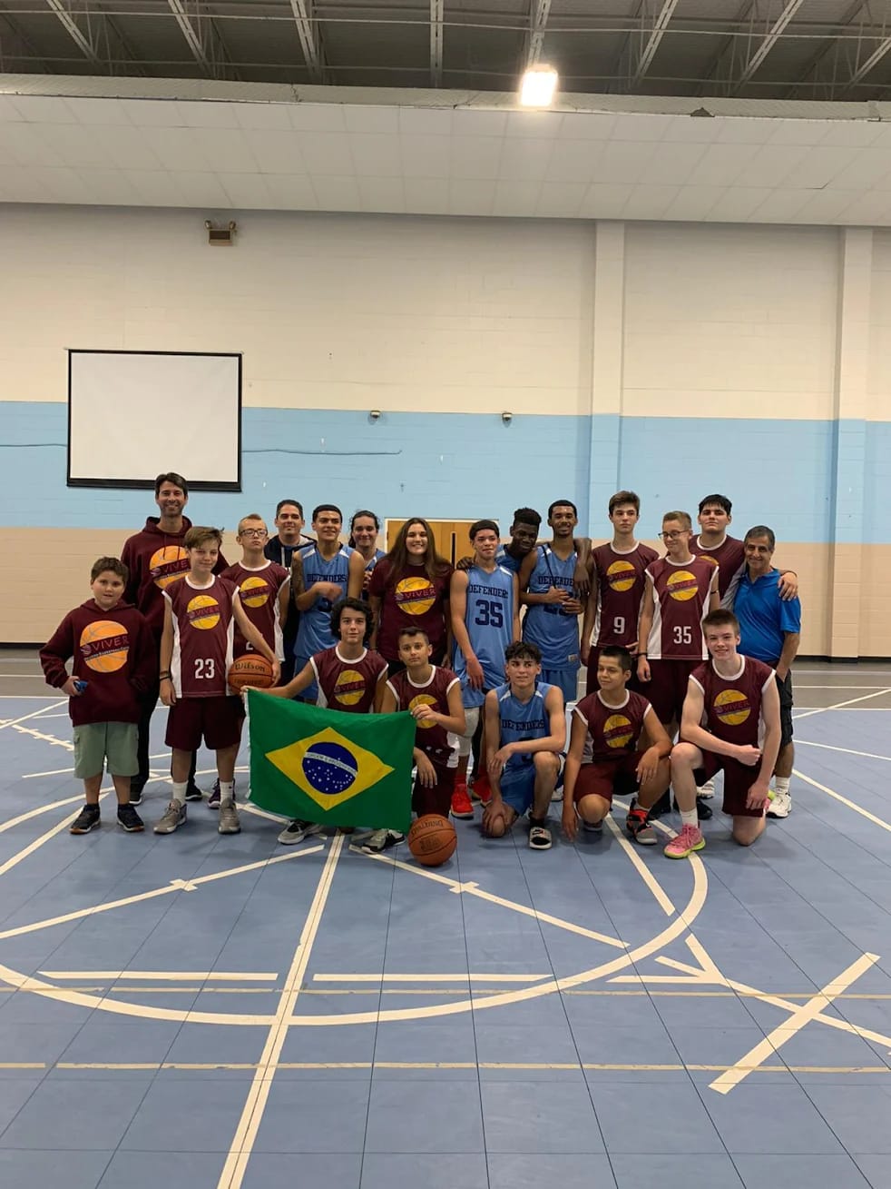 Camiseta infantil em algodão personalizada para escola